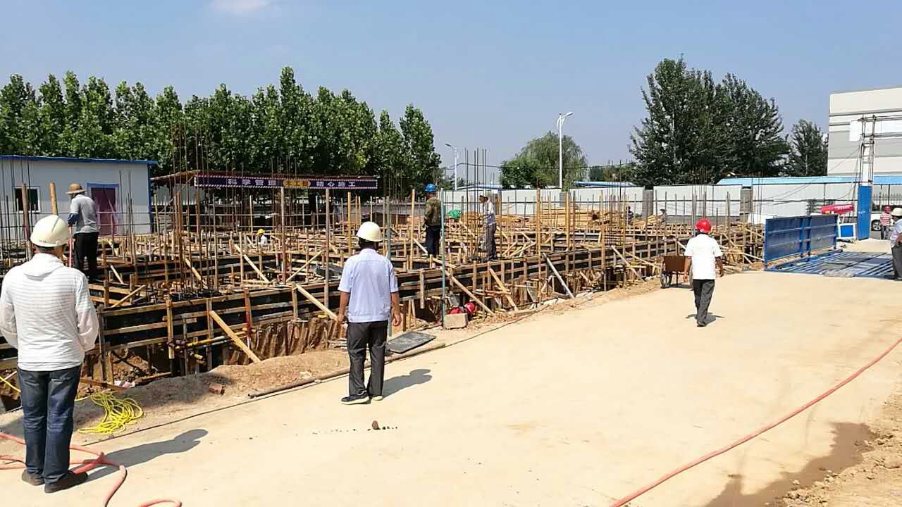 尊龙凯时人生就是搏机器二期工程项目全速推进，今日正式进入地面建筑建设阶段.jpg
