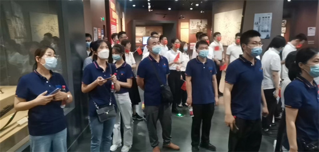传承红色基因 汲取奋进力量—尊龙凯时人生就是搏机器党支部赴济南战役纪念馆开展迎“七一”主题党日活动