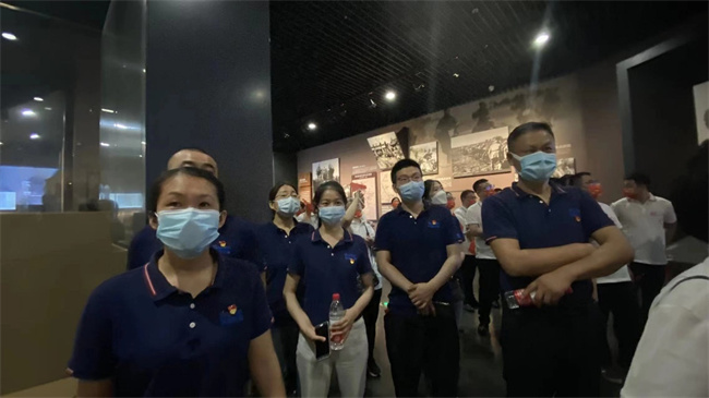 传承红色基因 汲取奋进力量—尊龙凯时人生就是搏机器党支部赴济南战役纪念馆开展迎“七一”主题党日活动